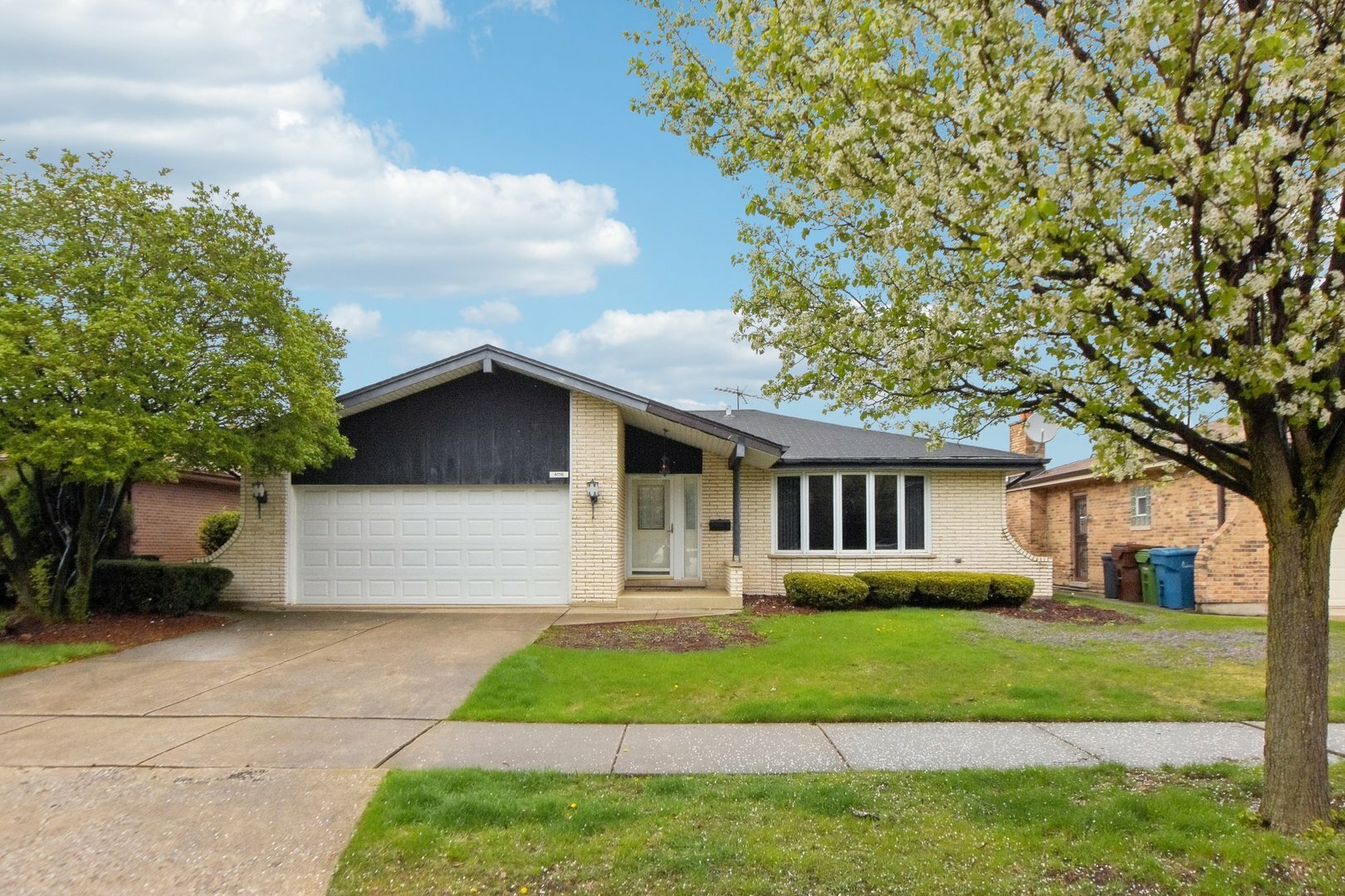 4116 W 93rd Place  Oak Lawn IL 60453 photo