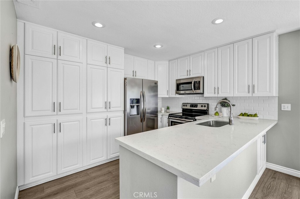 Property Photo:  25 Brighton Place 25  CA 92677 