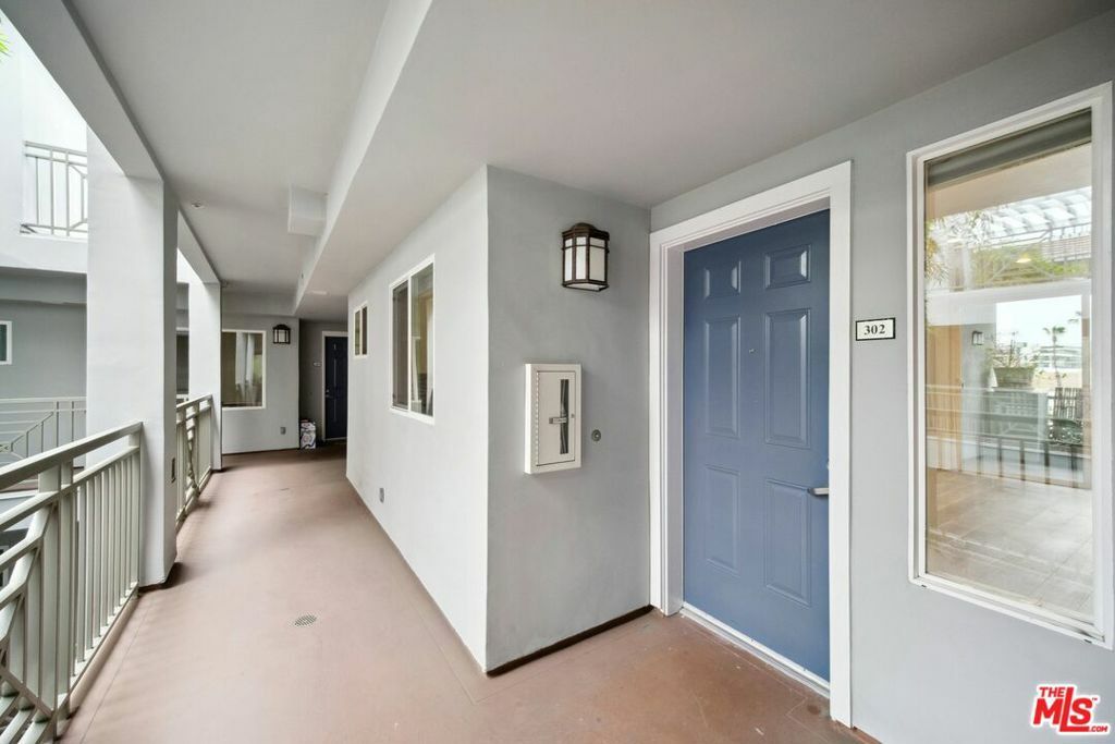 Property Photo:  6038 Carlton Way 302  CA 90028 