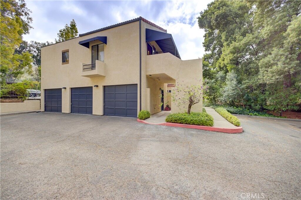 Property Photo: 1257 Iris Street 3 CA 93401