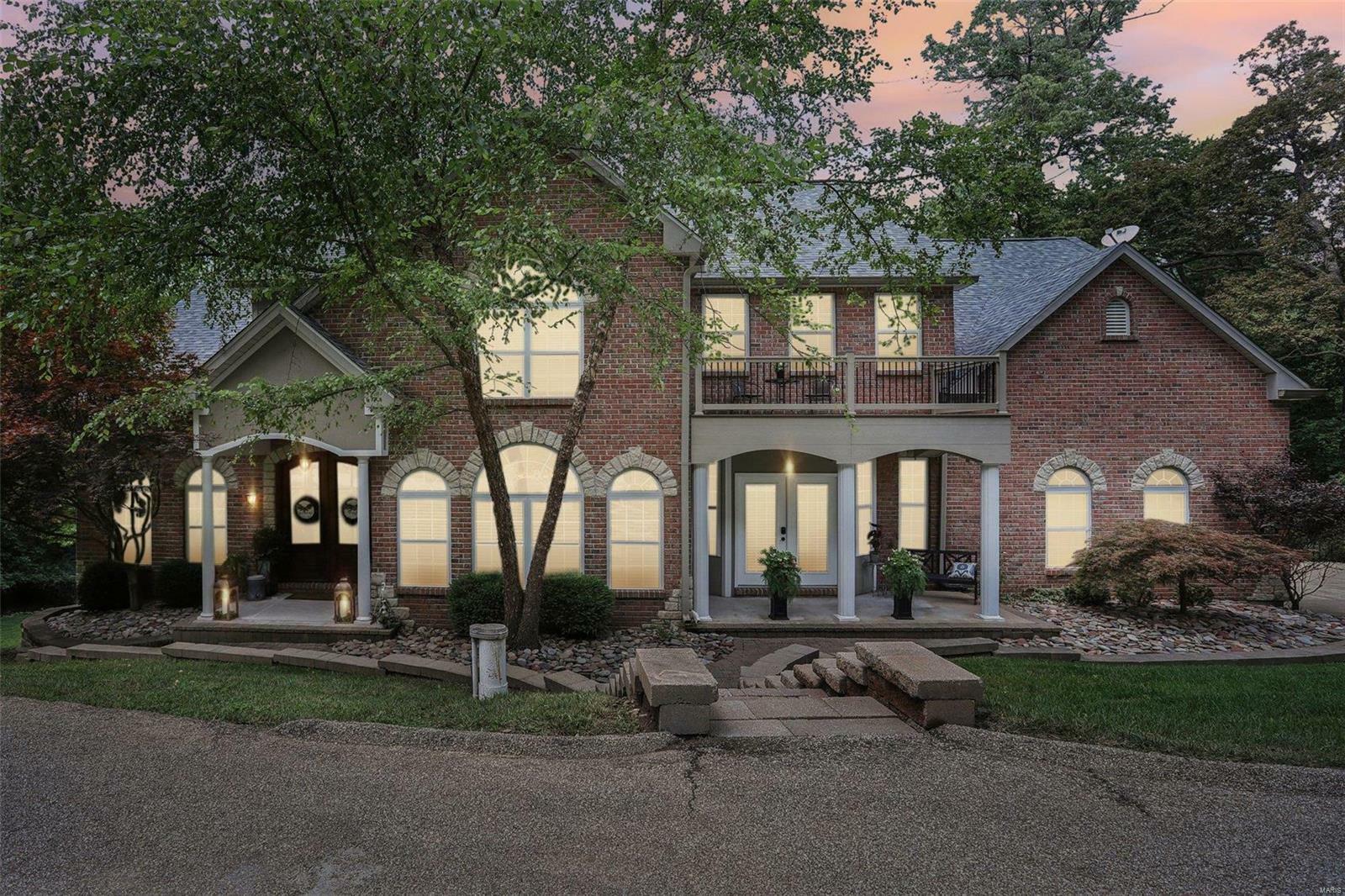 Property Photo: 1002 Chesterfield Forest Drive MO 63005
