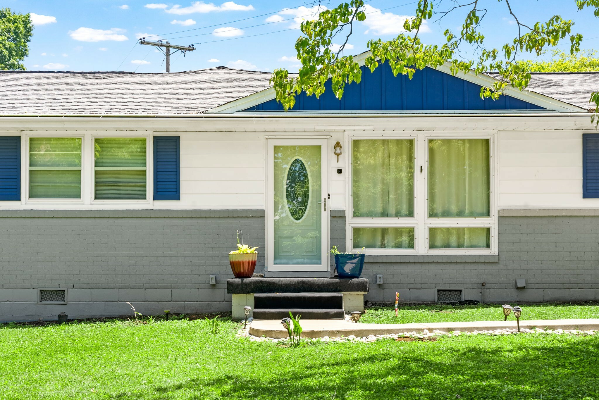 Property Photo: 303 Hilldale Ln TN 37043