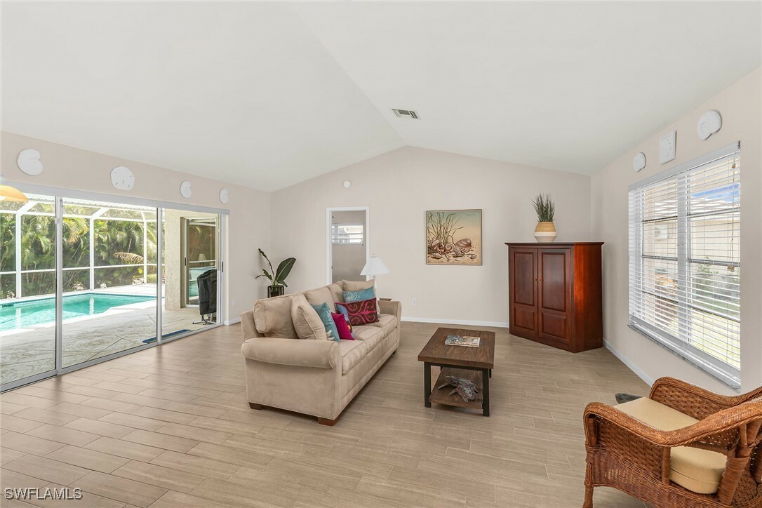 Property Photo: 1809 N Bahama Avenue FL 34145