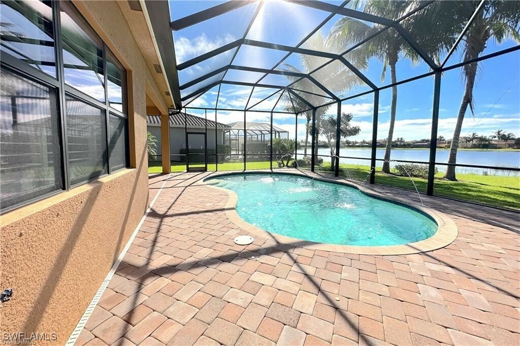 Property Photo:  3812 Columbia Court  FL 34119 