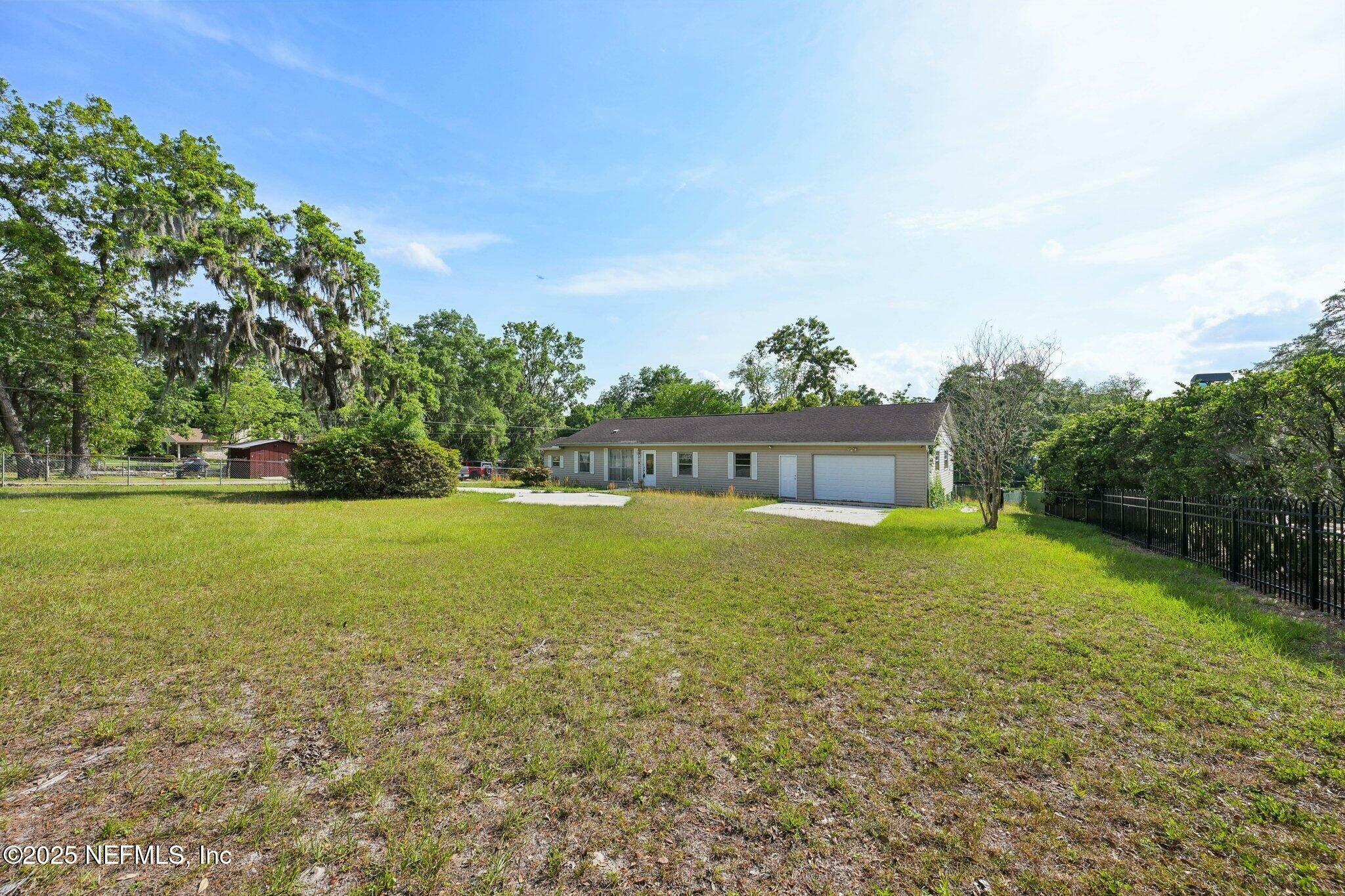 Property Photo: 371 Arthur Moore Drive FL 32043