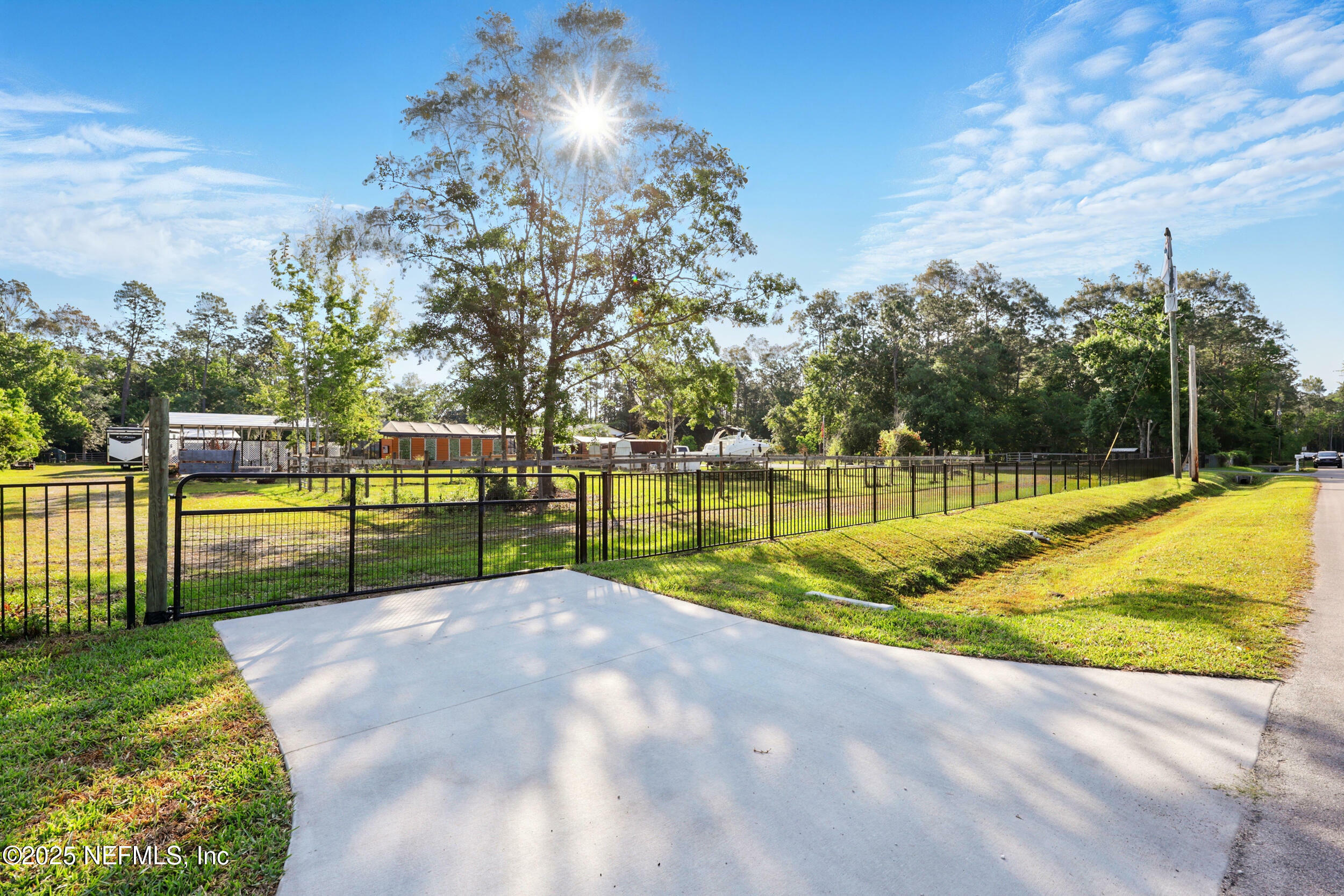 Property Photo: 1417 Marlee Road FL 32259