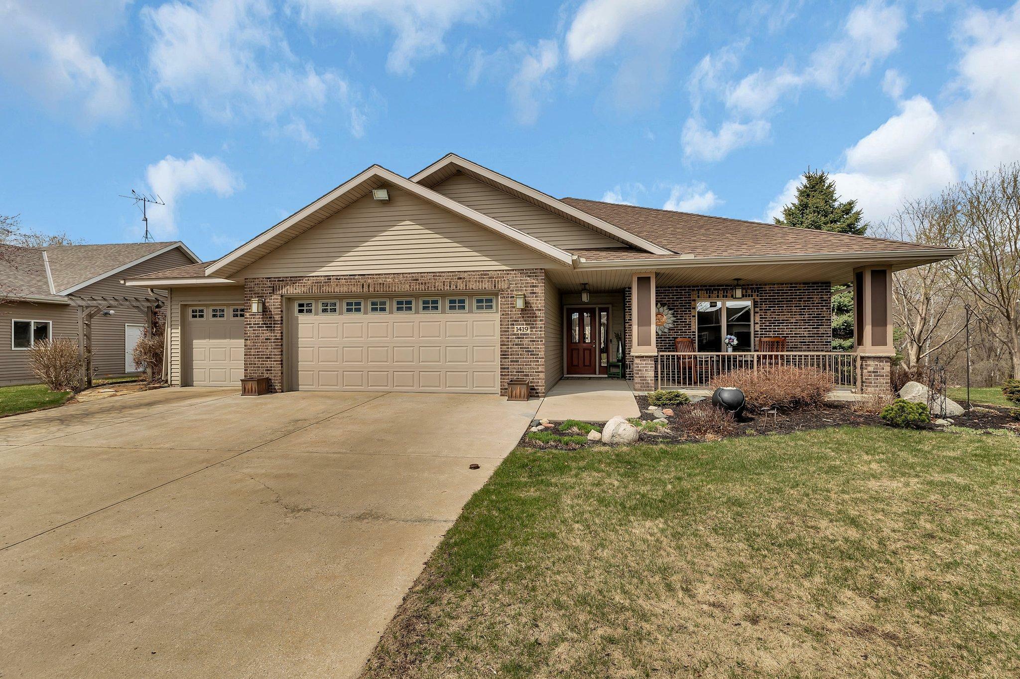 Property Photo: 1419 23rd Street SE MN 56304