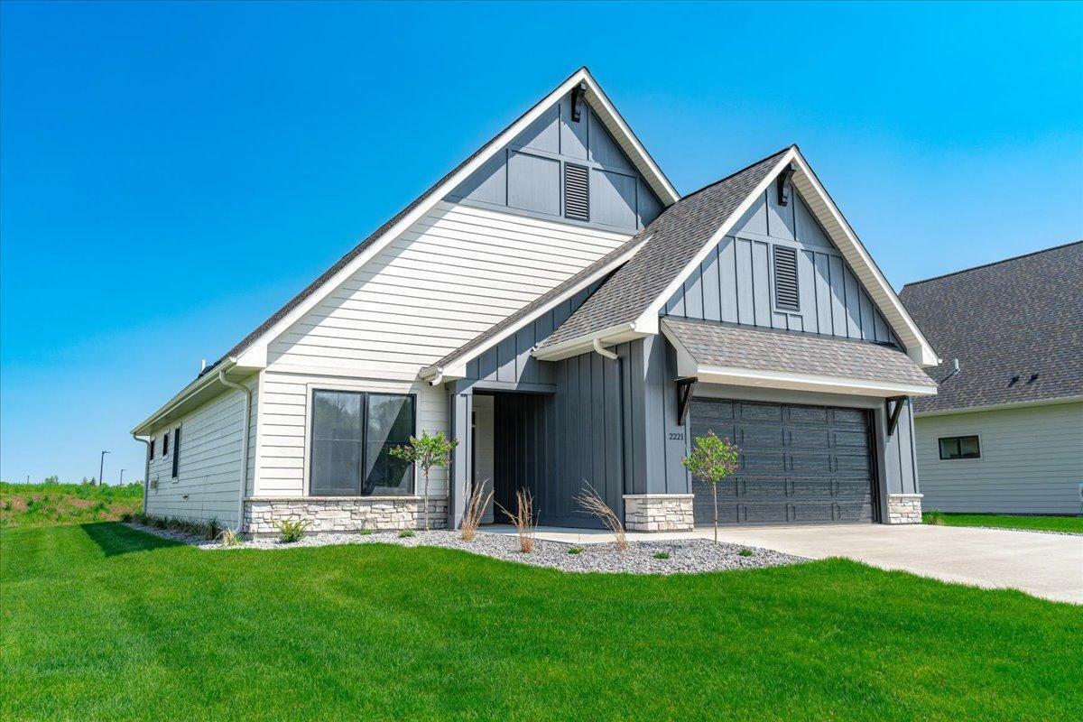 2229 Sharon Lane  Hudson WI 54016 photo