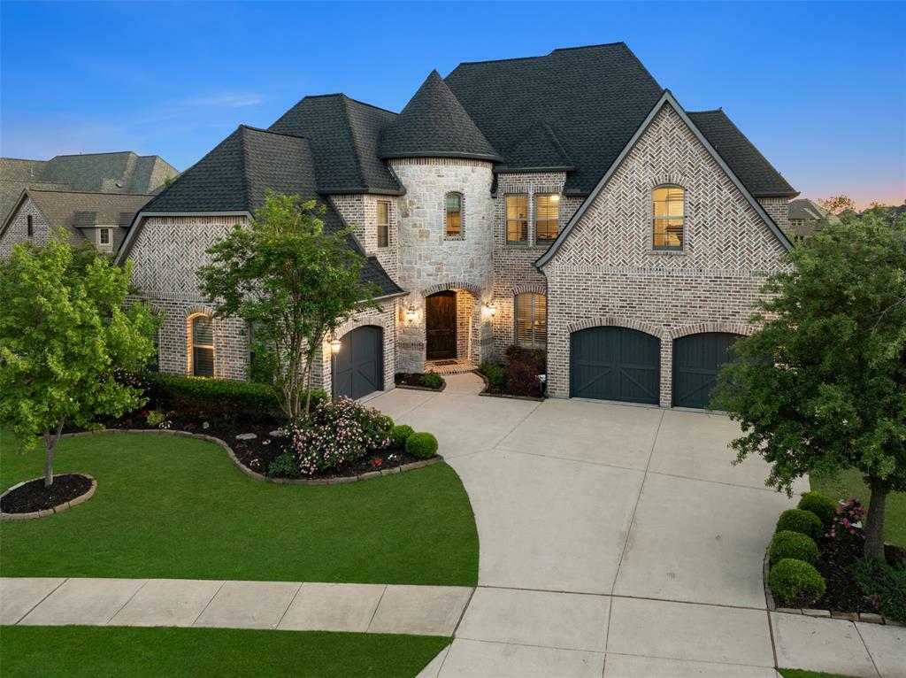 Property Photo: 1302 Cypress Creek Way TX 75009