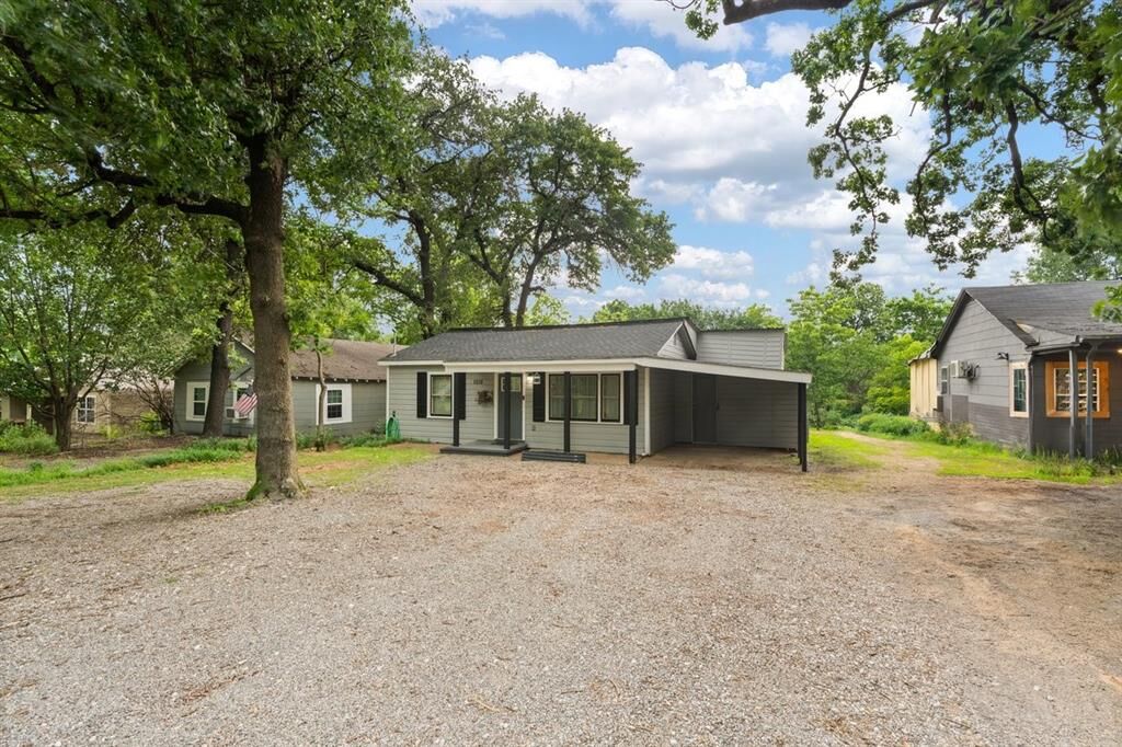 Property Photo:  1016 W Hanna Street  TX 75020 