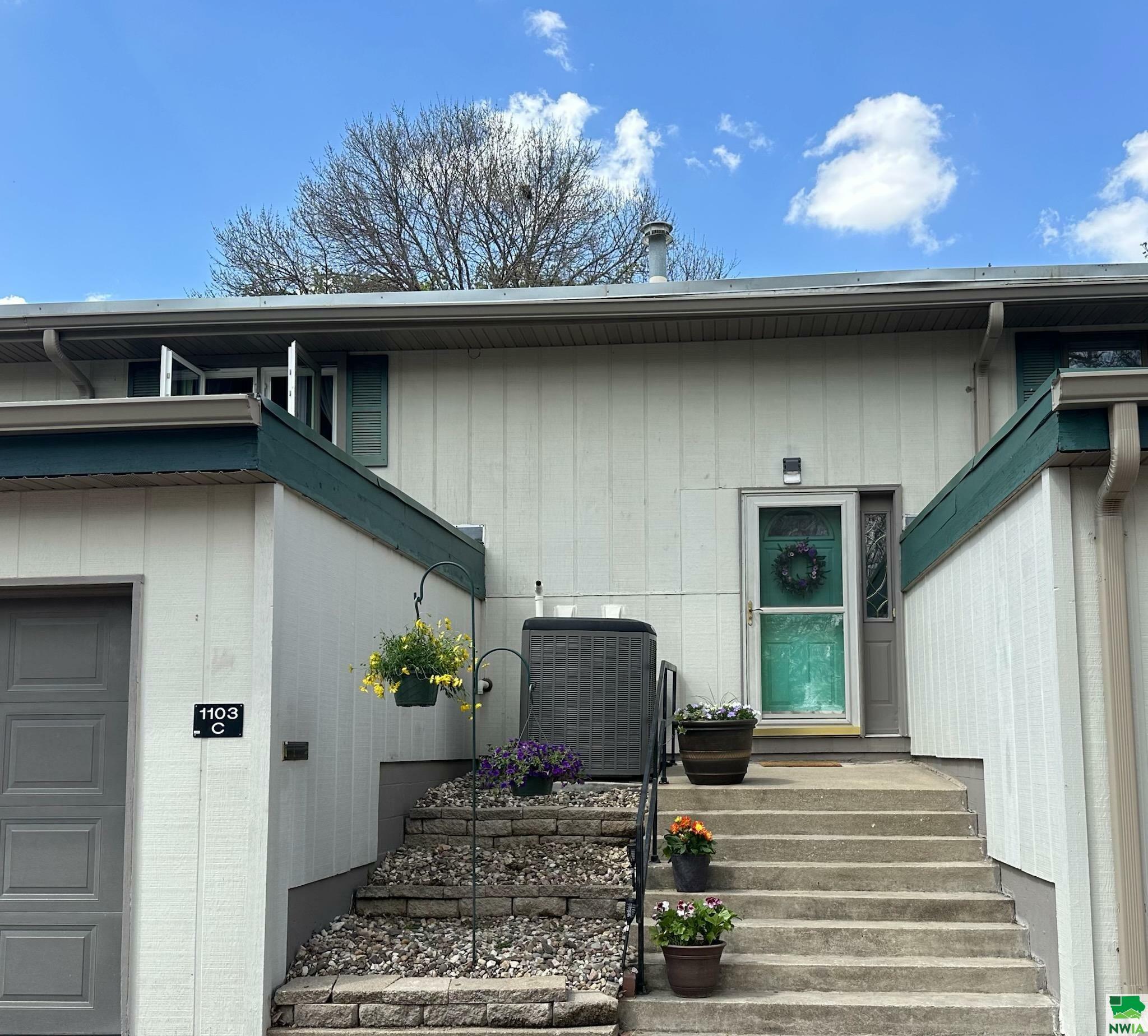 Property Photo: 1103 Council Oak Drive C IA 51109