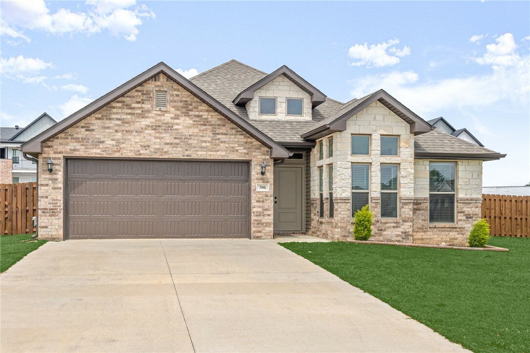 Property Photo: 300 Fox Circle AR 72751