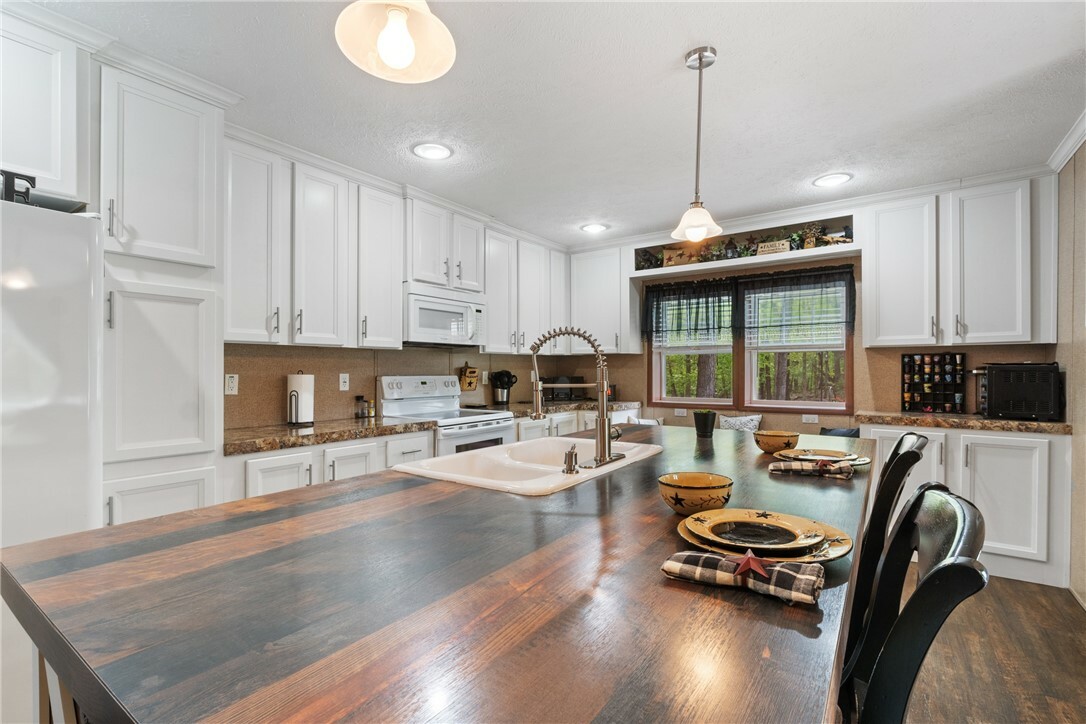 Property Photo: 9980 Kirk Hollow Road AR 72756
