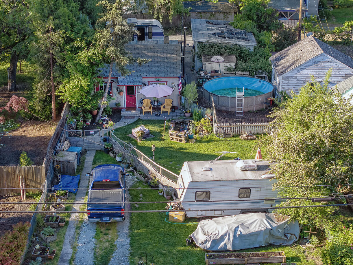 Property Photo: 745 Dakota Avenue OR 97501