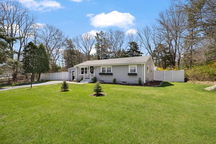 Property Photo:  8 Whelden Ln  MA 02743 