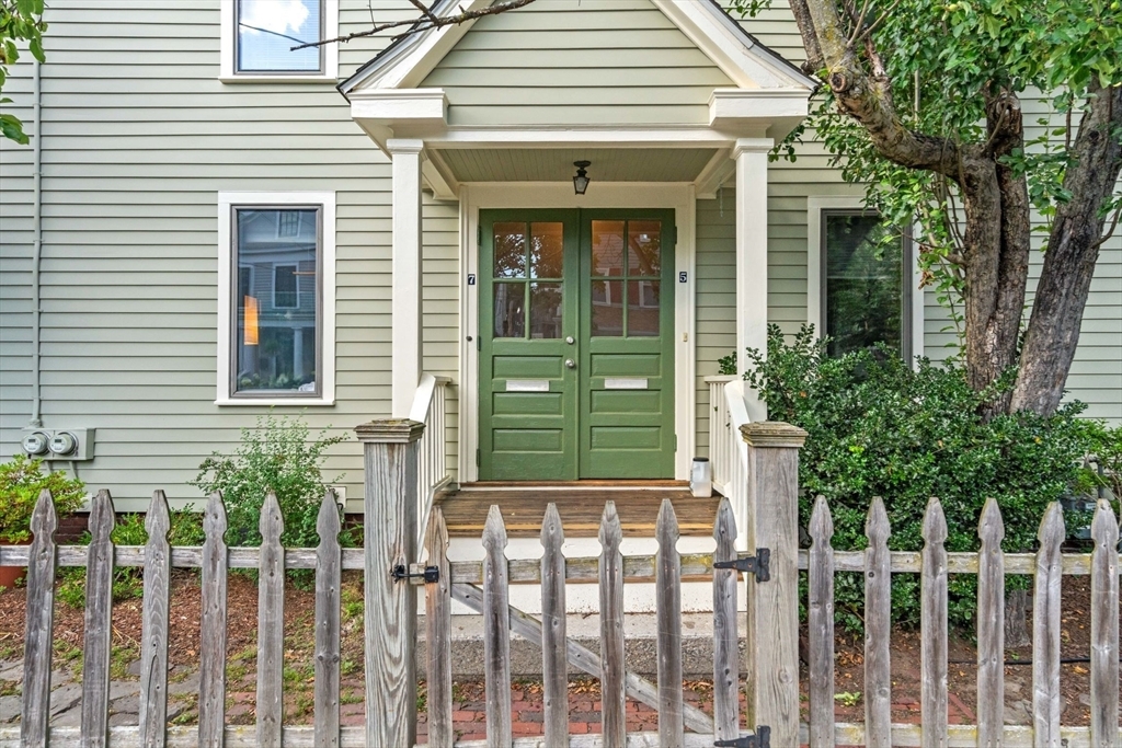 Property Photo: 7 Cottage Street 7 MA 02139