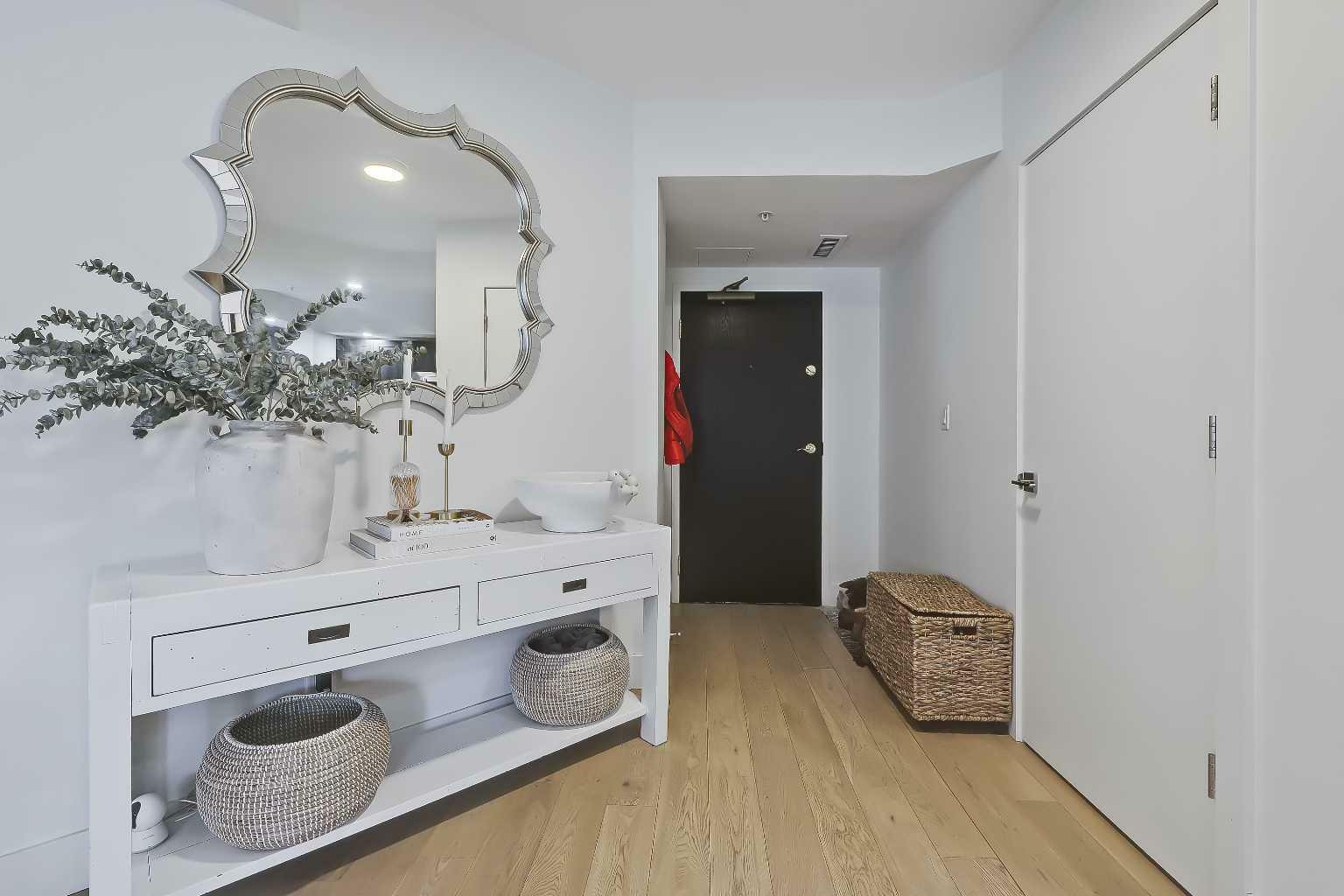 Property Photo: 200 La Caille Place SW 902 AB T2P 5E2