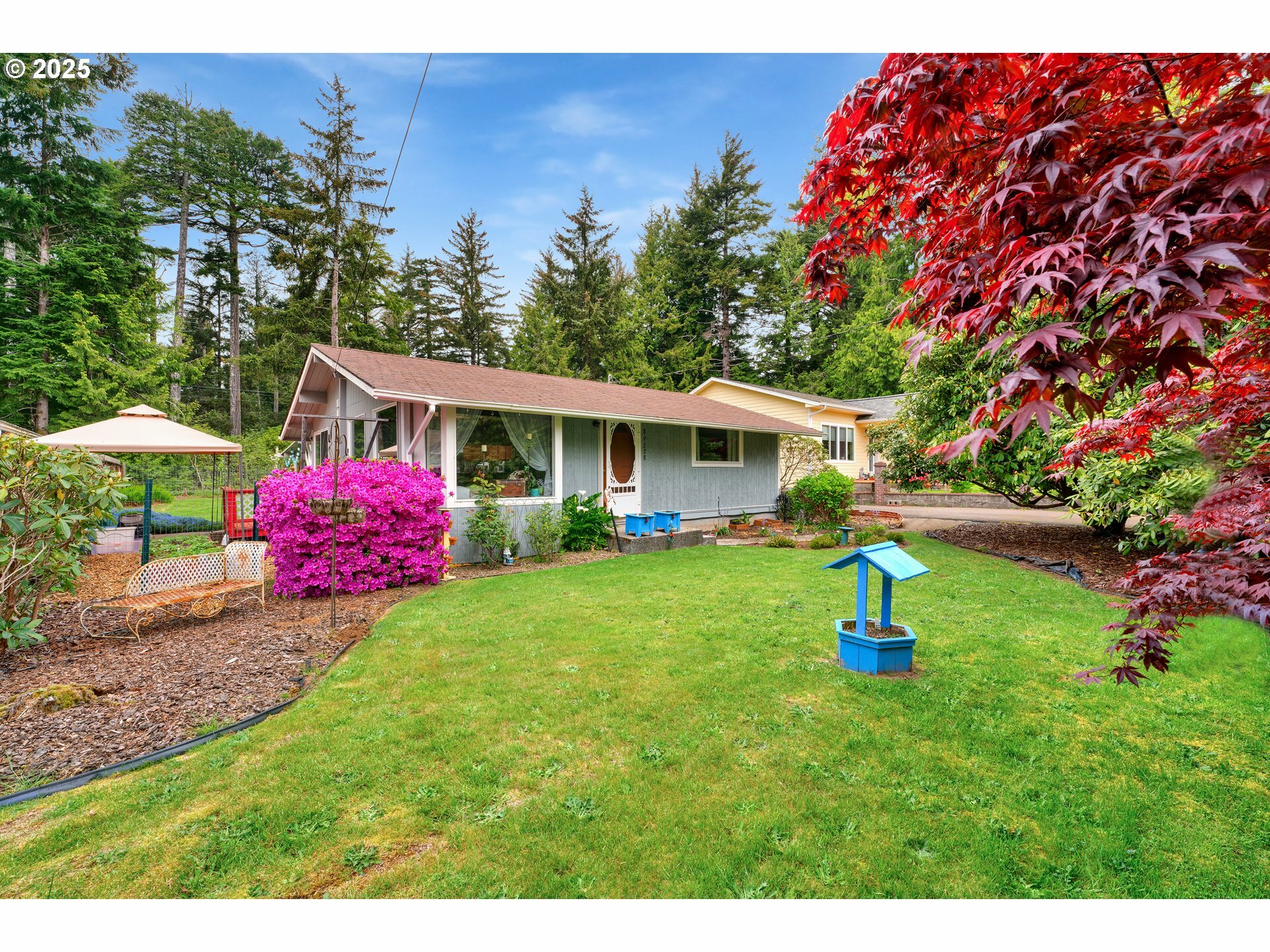 Property Photo: 89228 Shore Crest Dr OR 97439
