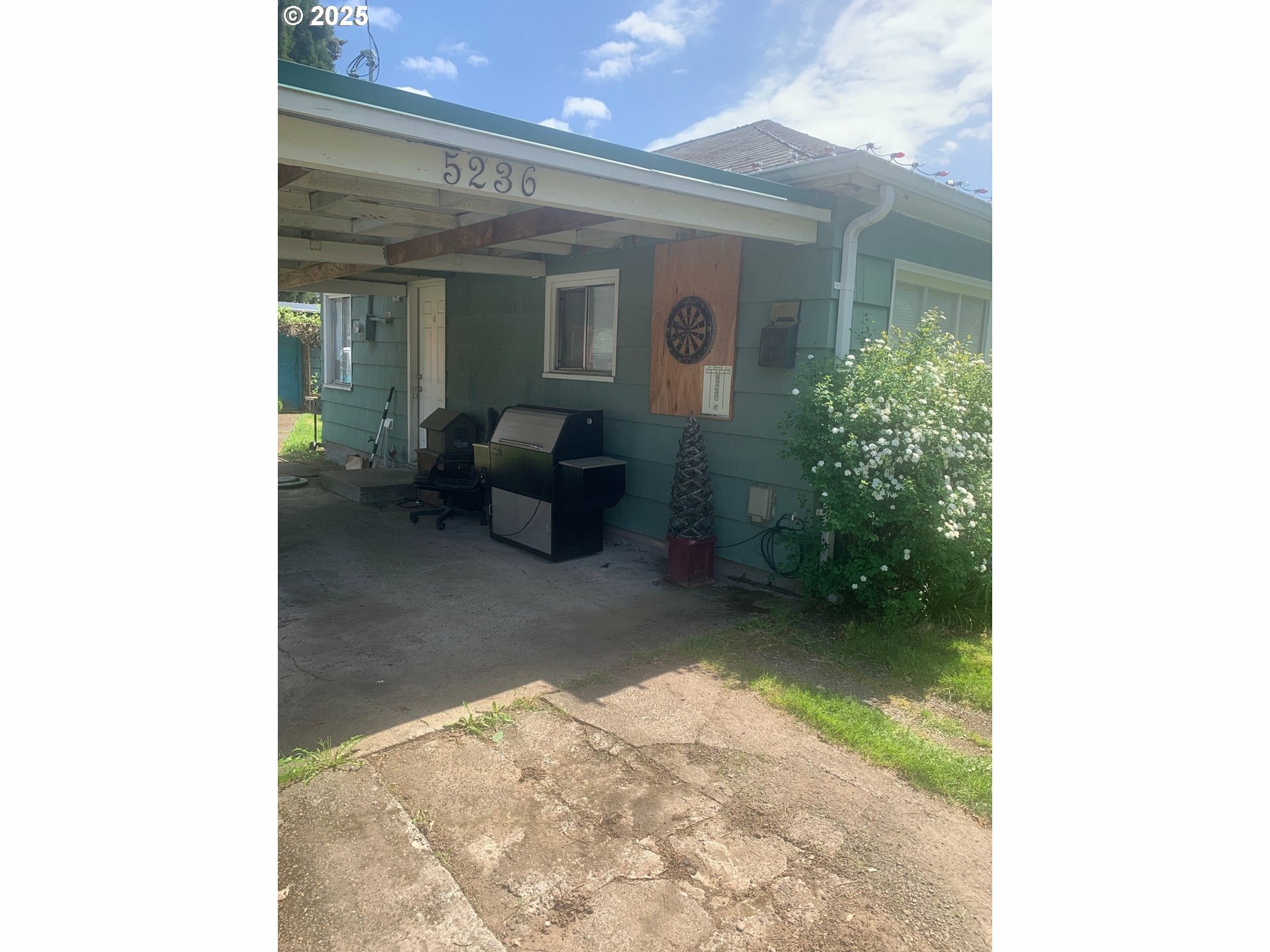 Property Photo: 5236 NE 47th Ave OR 97218