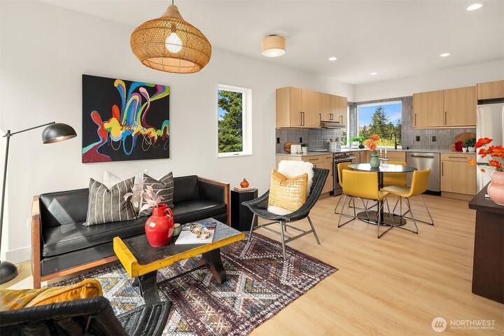 Property Photo: 3650 51st Avenue SW B WA 98116