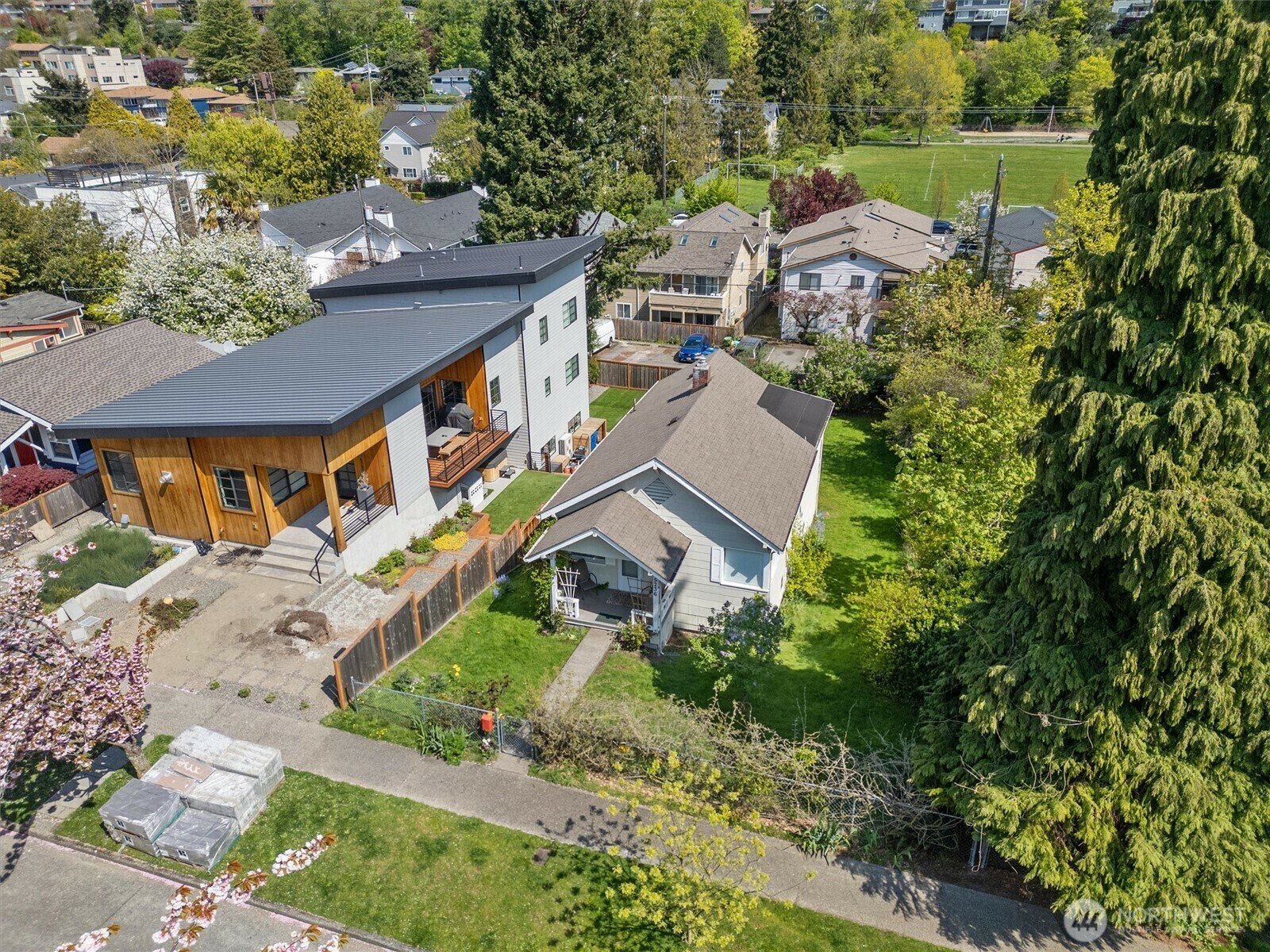 Property Photo: 5236 40th Avenue SW WA 98136