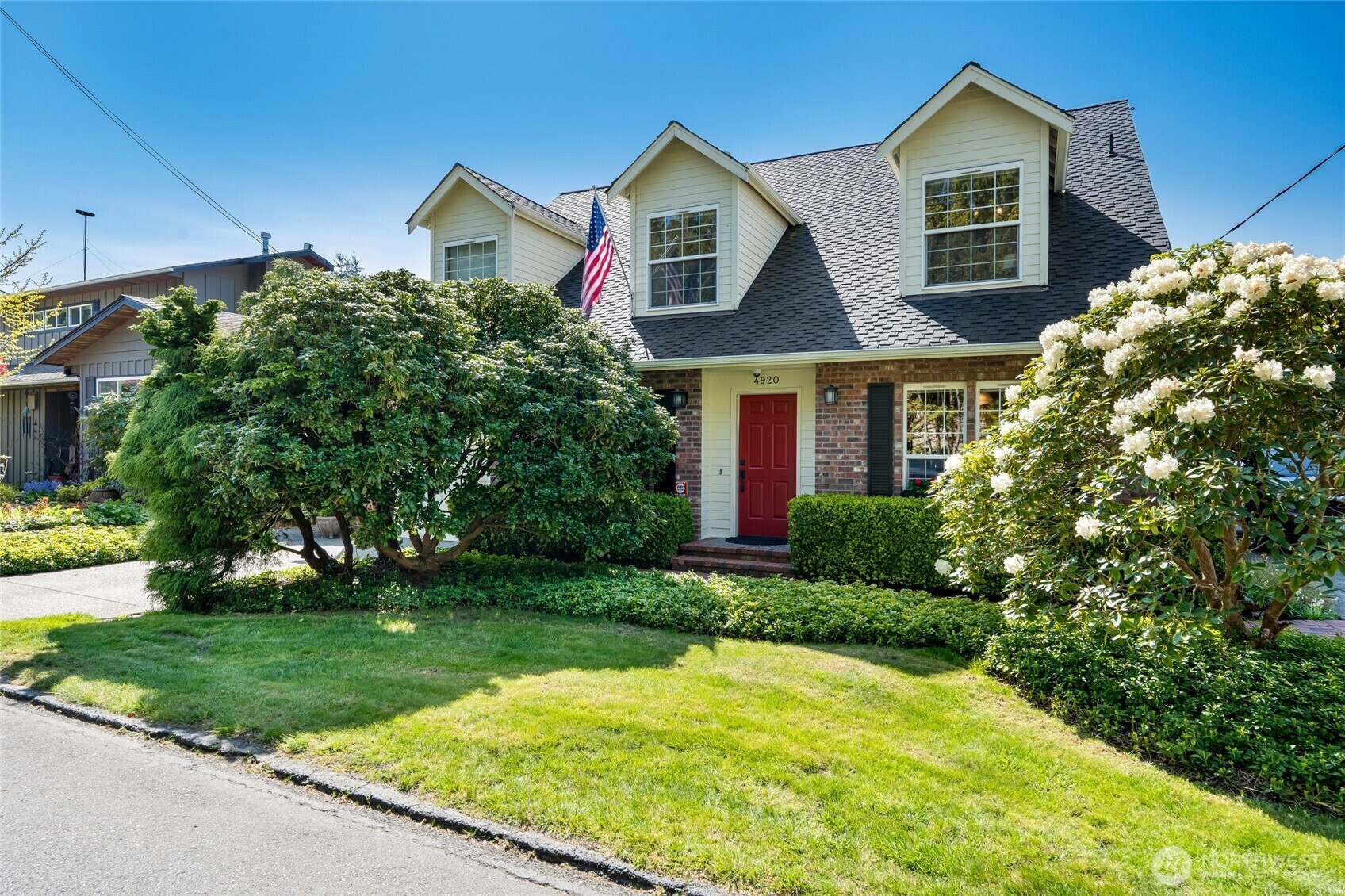 Property Photo: 4920 Seahurst Avenue WA 98203