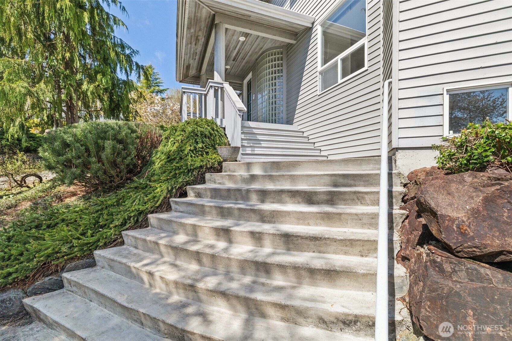 Property Photo: 19749 53rd Avenue NE WA 98155