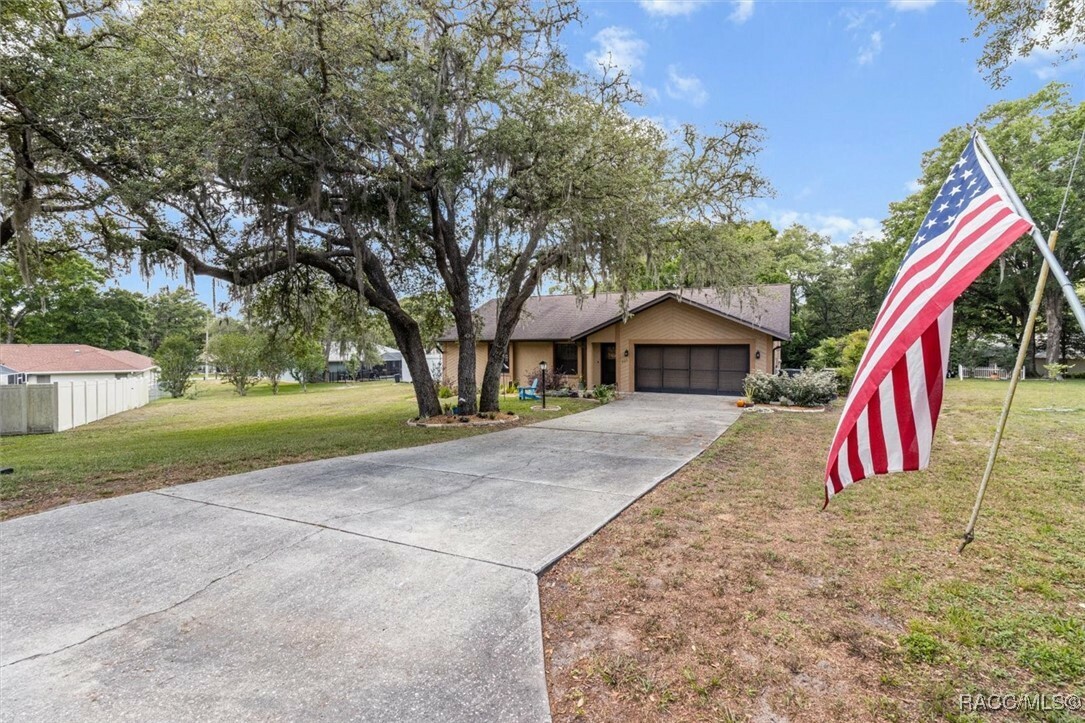 Property Photo: 7120 N Croton Point FL 34442