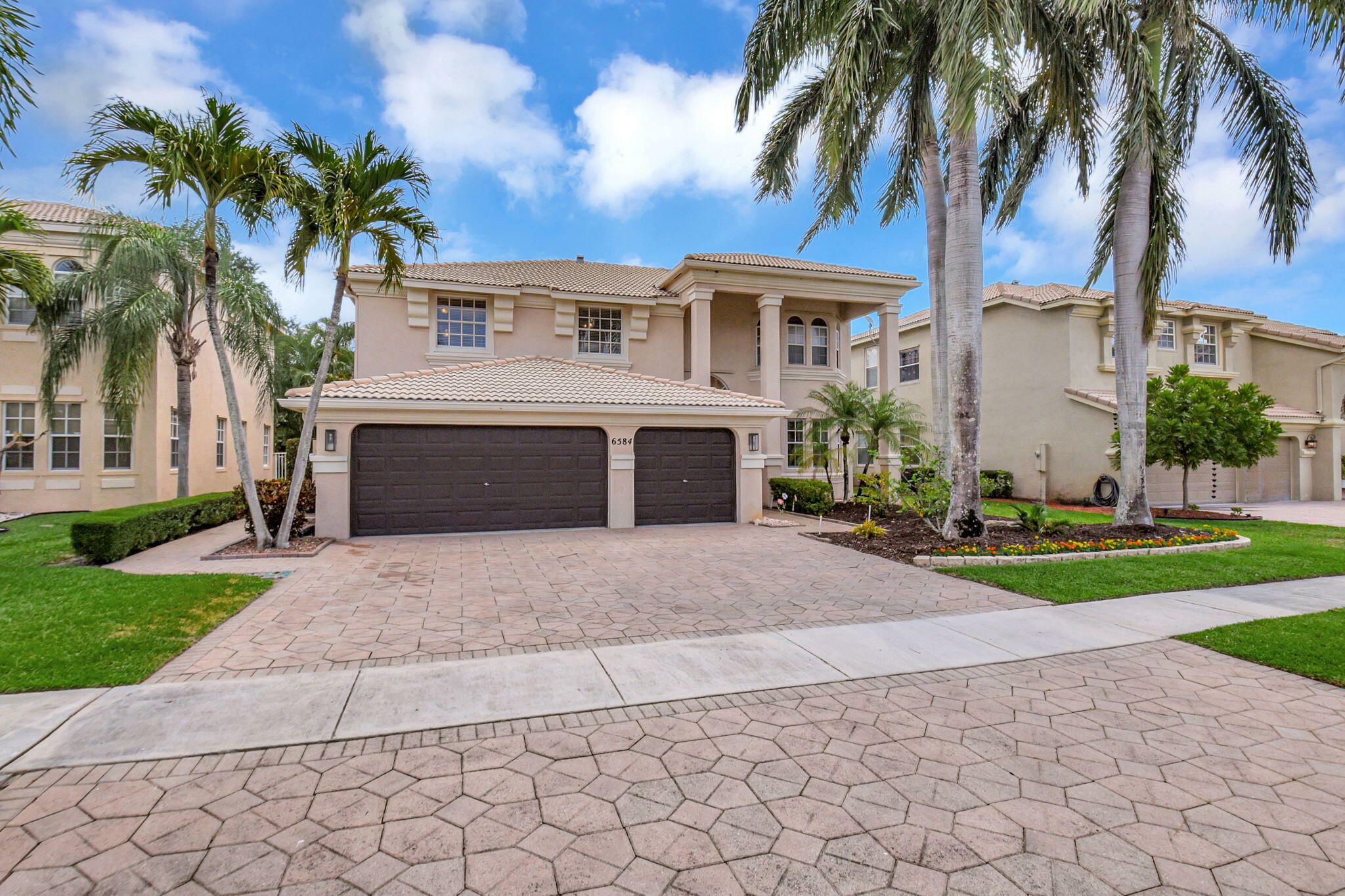 Property Photo: 6584 Marbletree Lane FL 33467