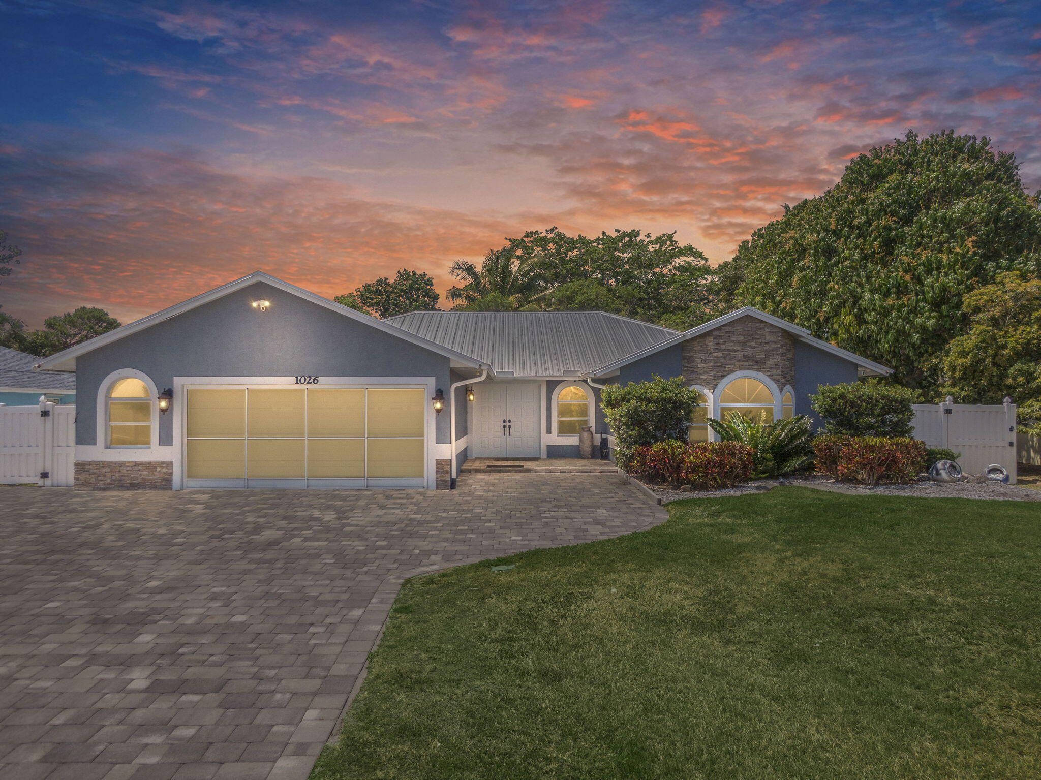 Property Photo: 1026 SE Damask Avenue FL 34983