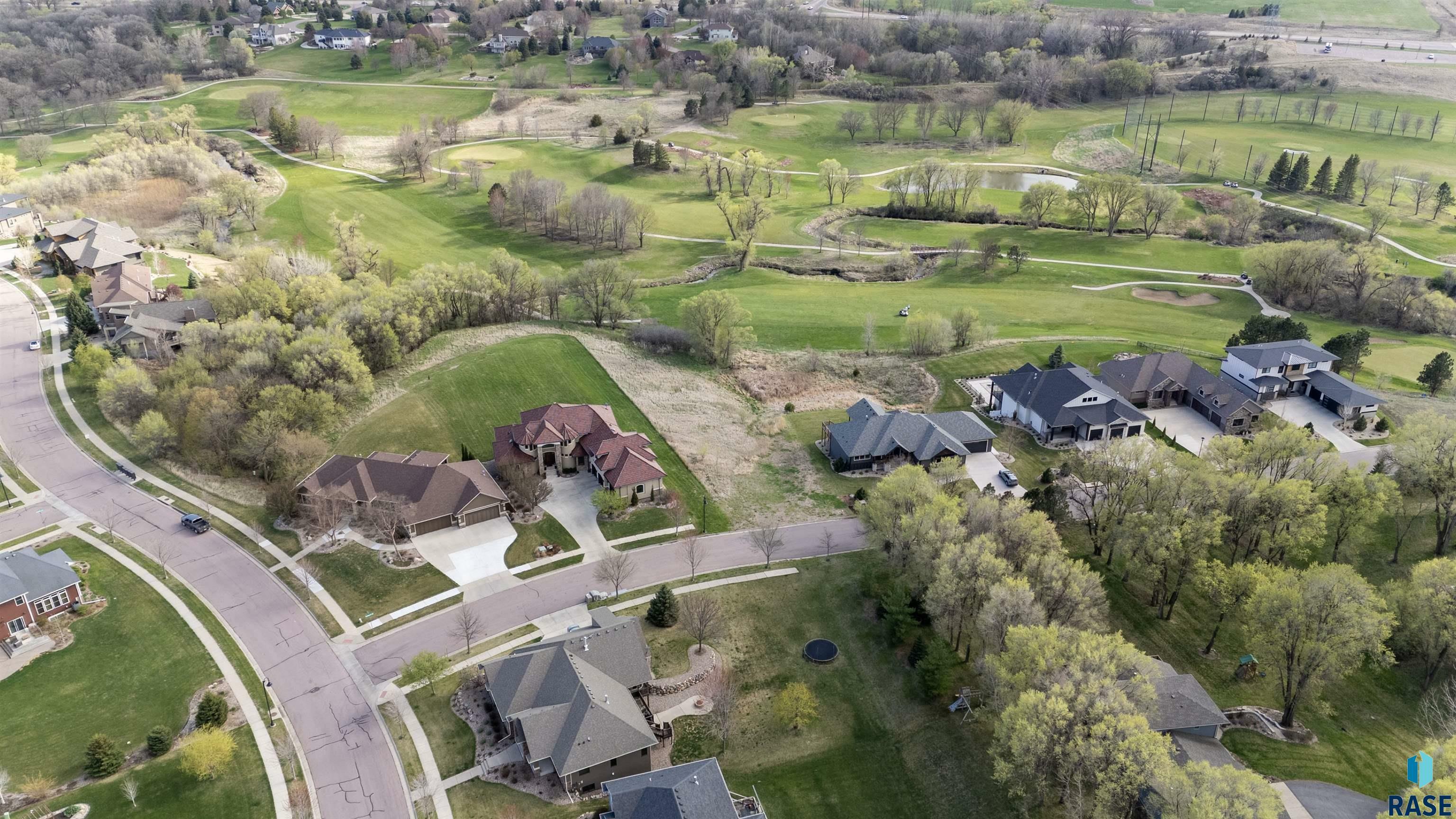 Property Photo: 8701 E Torchwood Ln SD 57110
