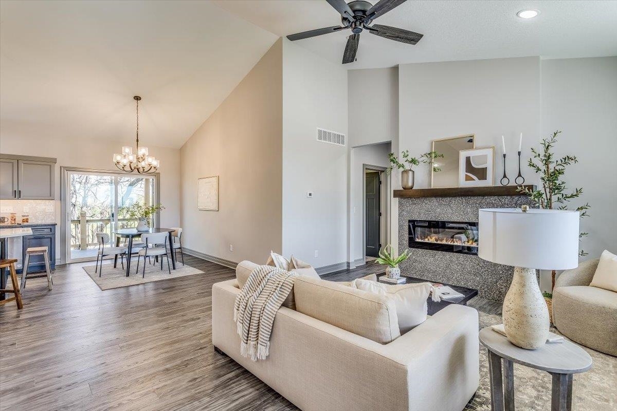 Property Photo: 3323 S Linden Ct KS 67210