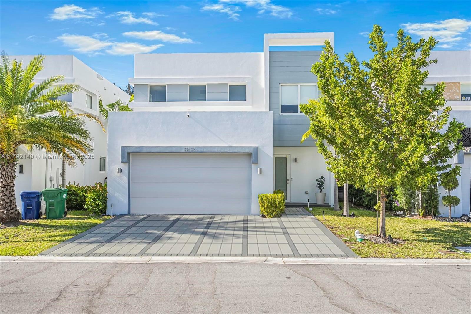 10373 NW 68th Ter  Doral FL 33178 photo