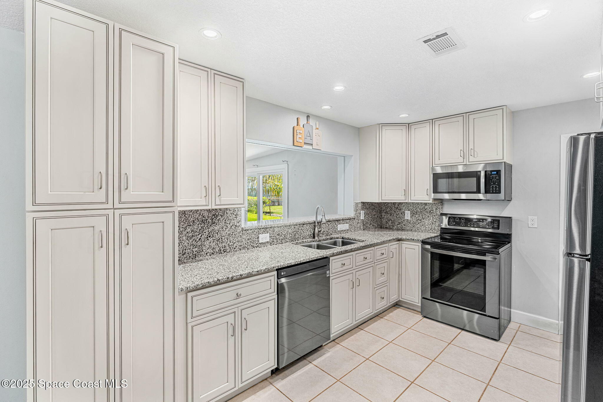 Property Photo: 385 Ocean Spray Avenue FL 32937