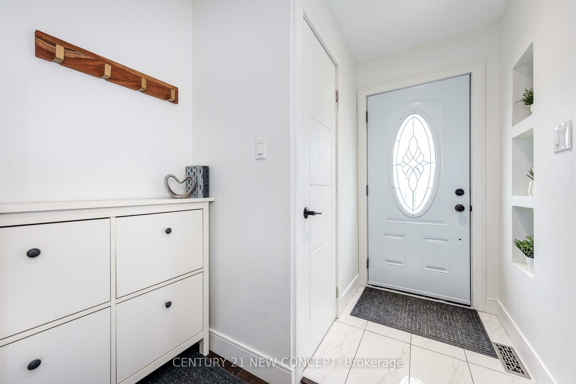 Photo de la propriété: 139 Avenue Road ON L4C 4Z6