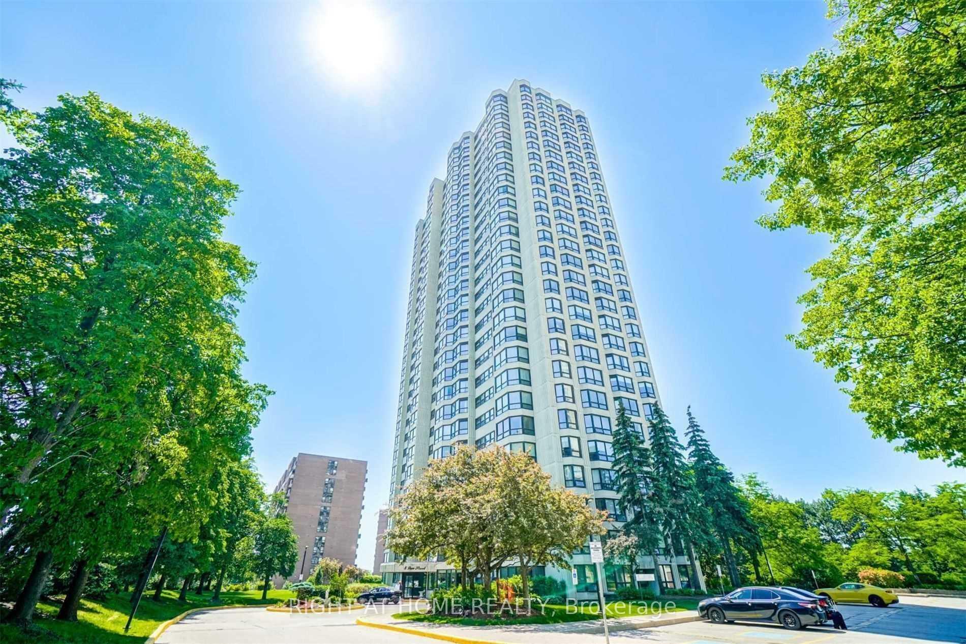 Property Photo:  8 Lisa Street 1803  ON L6T 4S6 