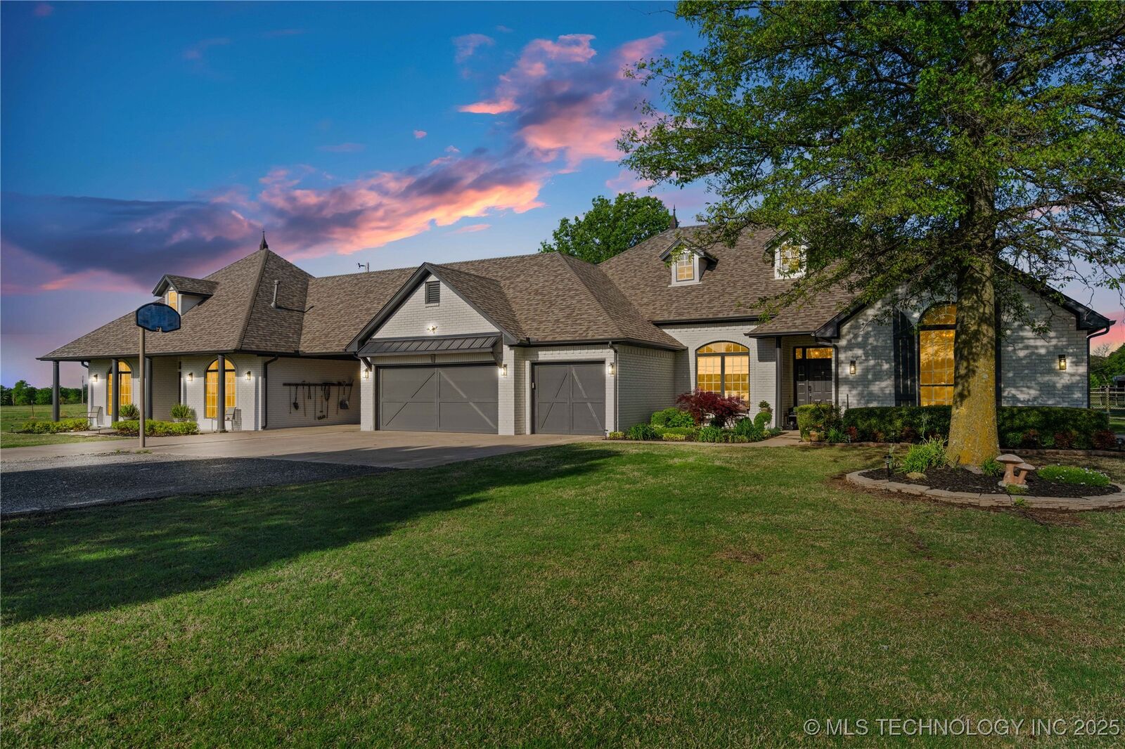 Property Photo:  12785 N 280 Road  OK 74447 