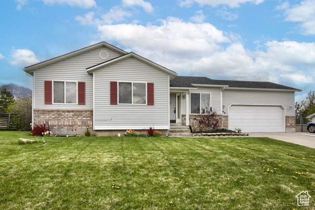 Property Photo: 808 Oquirrh Ave UT 84074