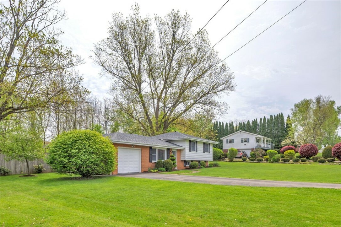 Property Photo: 147 Shadyrest Rd PA 16117
