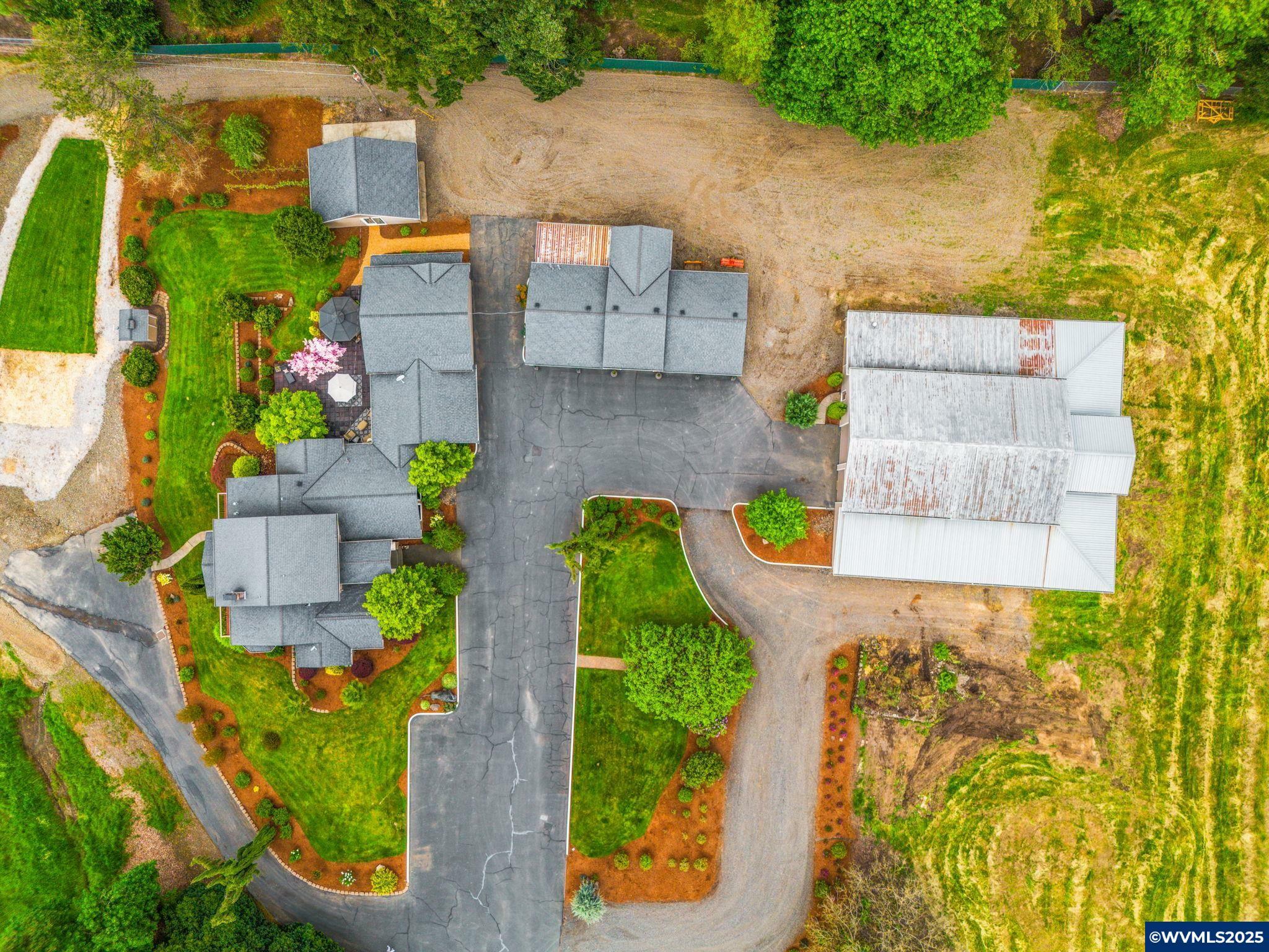 Property Photo: 6421 Brooklake Rd OR 97305