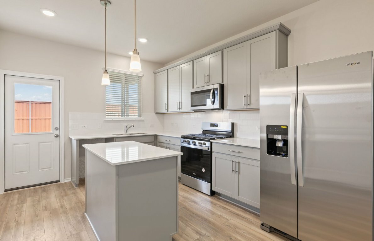 Property Photo: 296 Kapok Street TX 78610