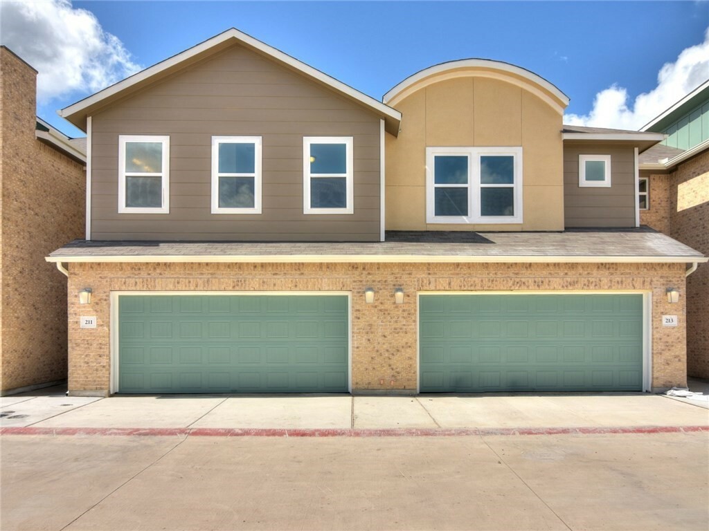 Property Photo: 213 Bridgeford Drive TX 78745
