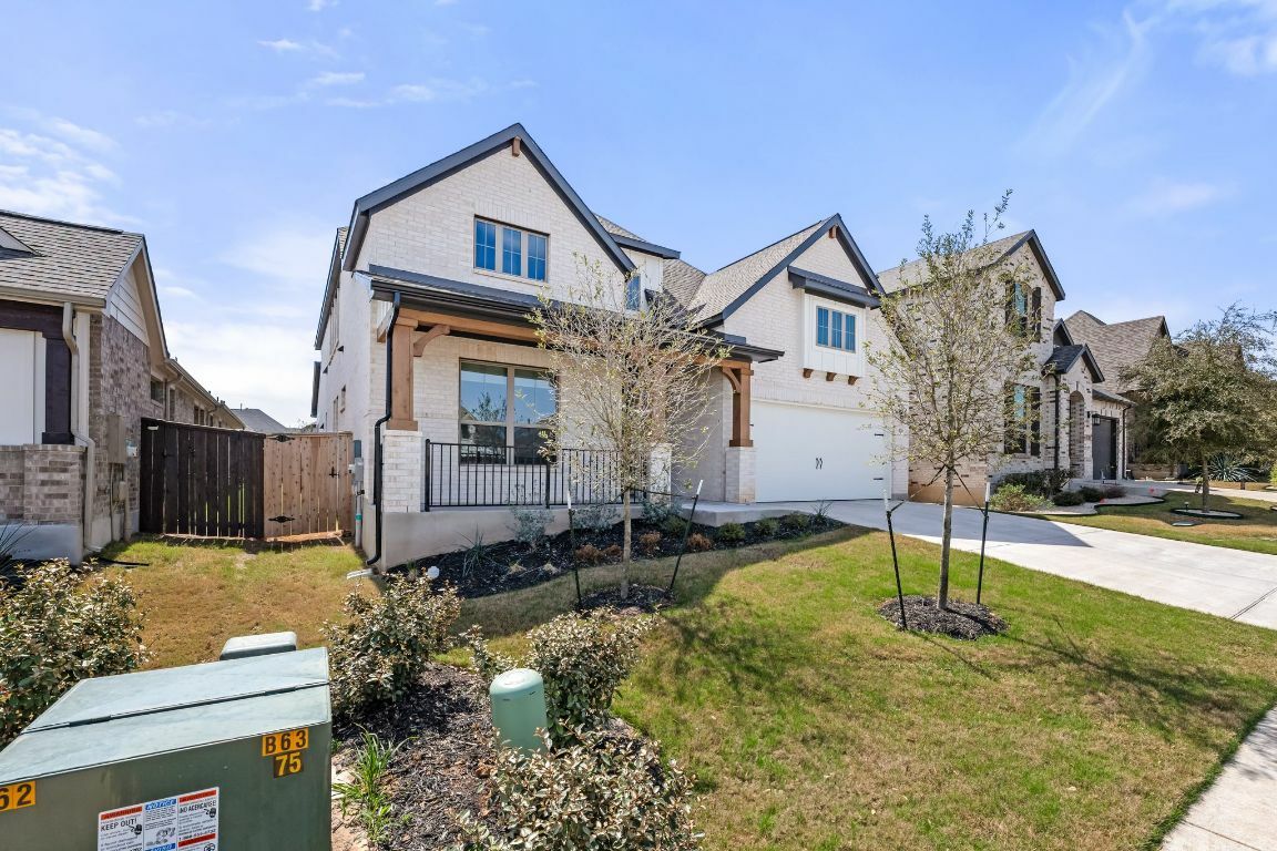 Property Photo: 416 Teakmill Trail TX 78666