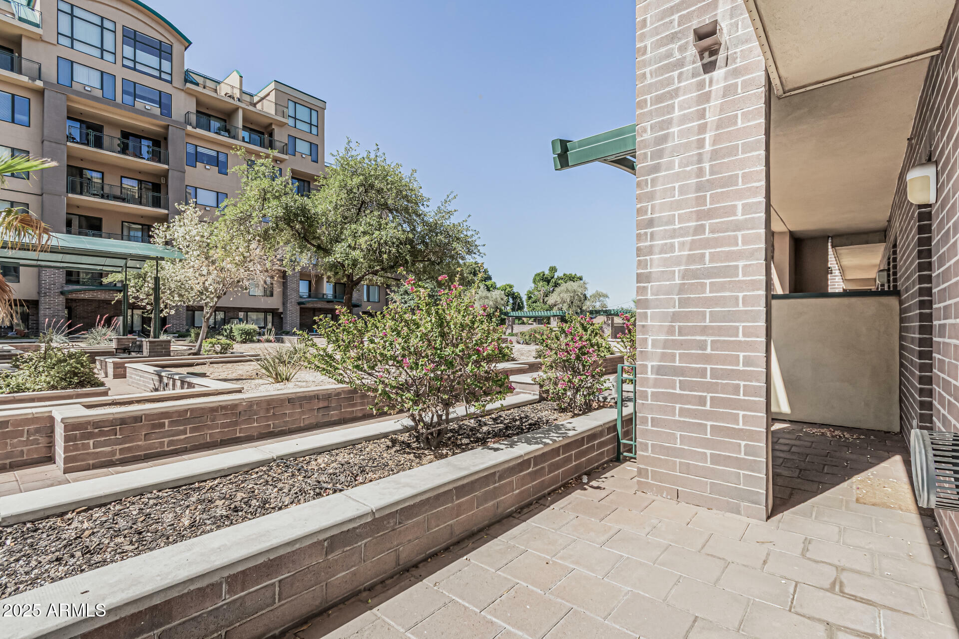 Property Photo: 17 W Vernon Avenue 121 AZ 85003