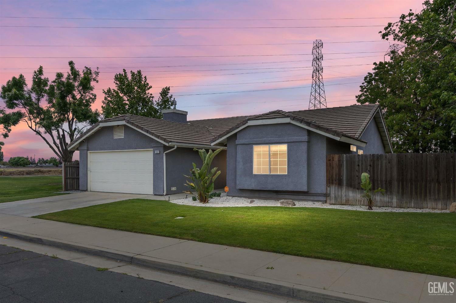 Property Photo:  11617 Cactus Drive  CA 93312 