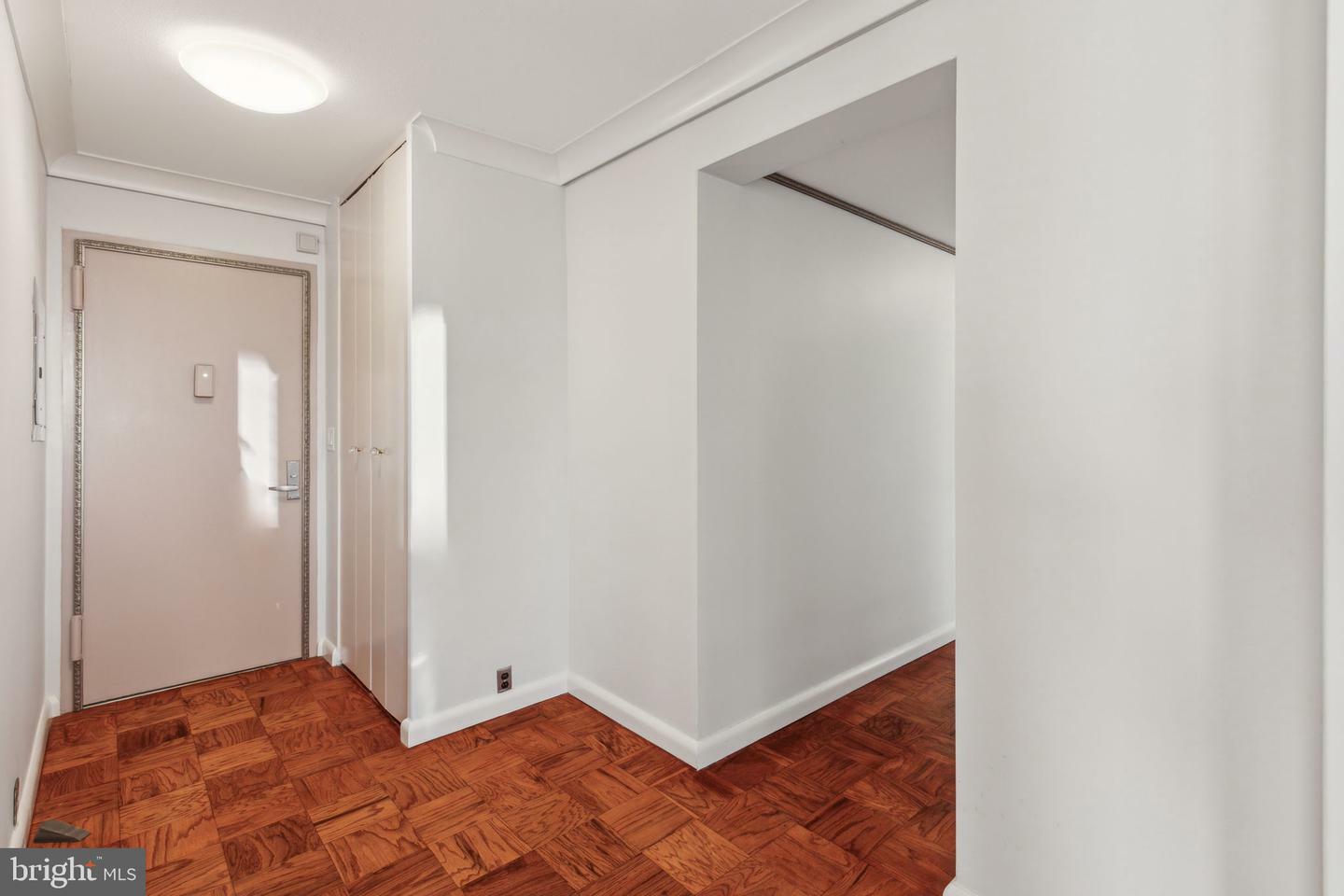 Property Photo: 200 Locust Street 24bn PA 19106