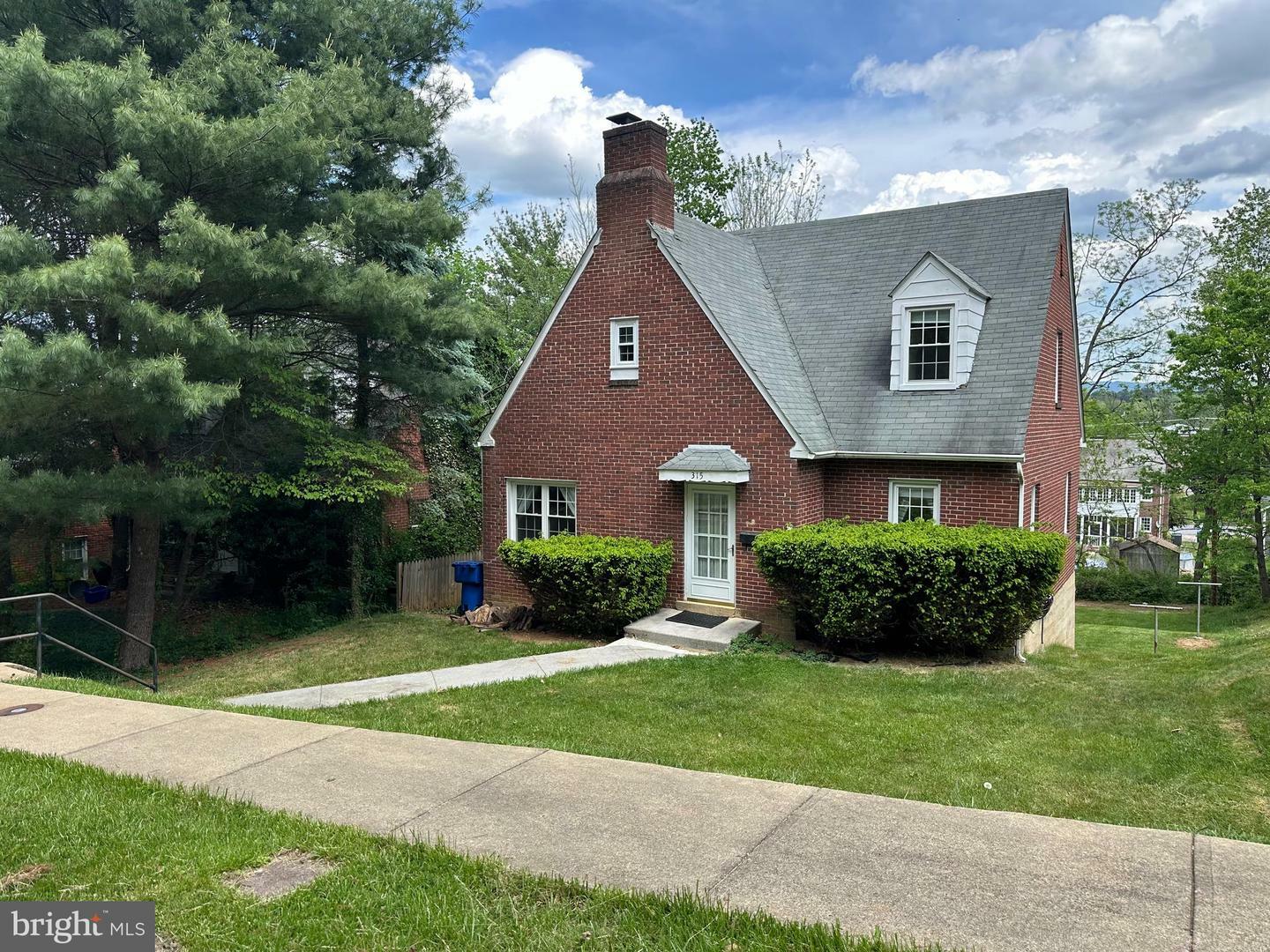 315 Villa Avenue  Front Royal VA 22630 photo