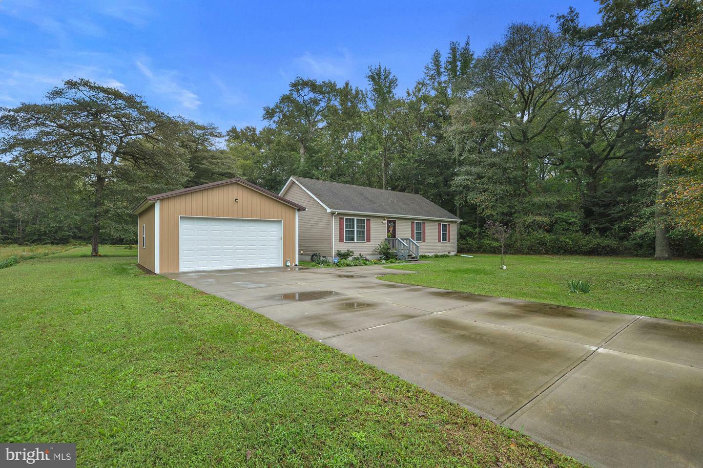 Property Photo: 1210 Hollering Hill Road DE 19934