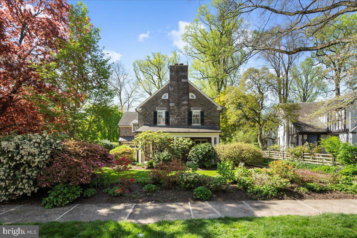 Property Photo: 7946 Pleasant Street PA 19038