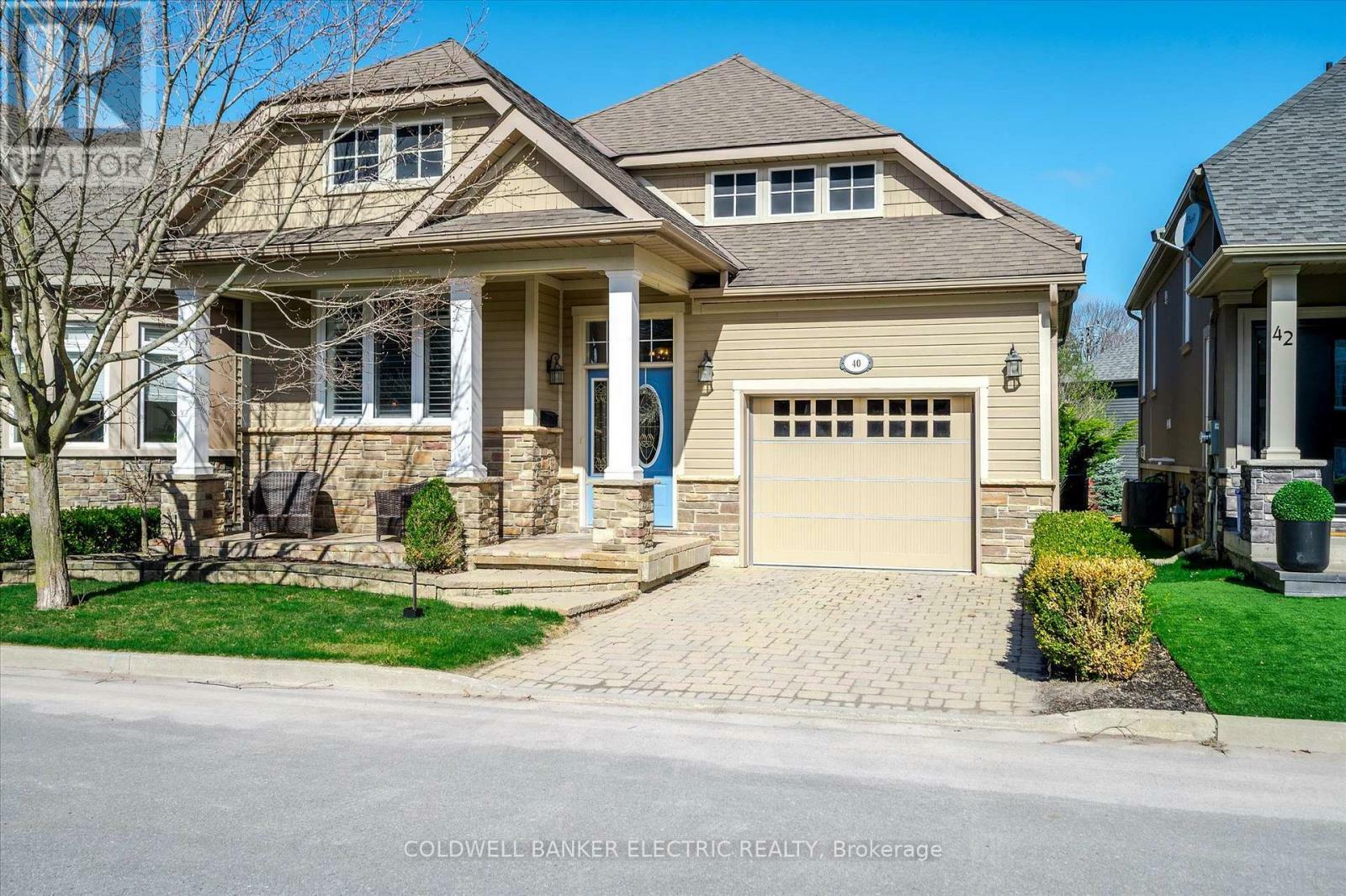 Property Photo: 40 Lockside Drive 23 ON K9J 8T1